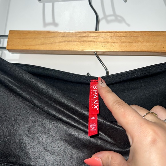 Spank faux leather leggings size Large never worn - Picture 3 of 3